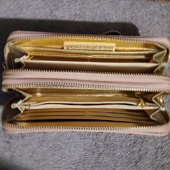 Wallet - Picture 1 of 3
